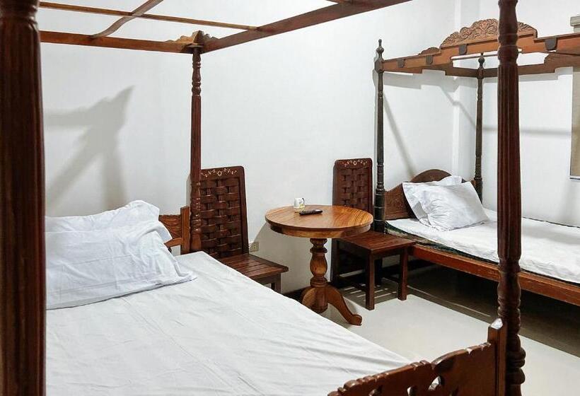 تختخواب و صبحانه Reddoorz At Casa Rafaelle Transient Ilocos Sur