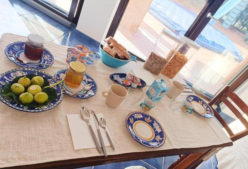 تختخواب و صبحانه Relais Galatea
