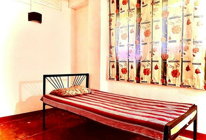 Coca Cola Hostel Malabe