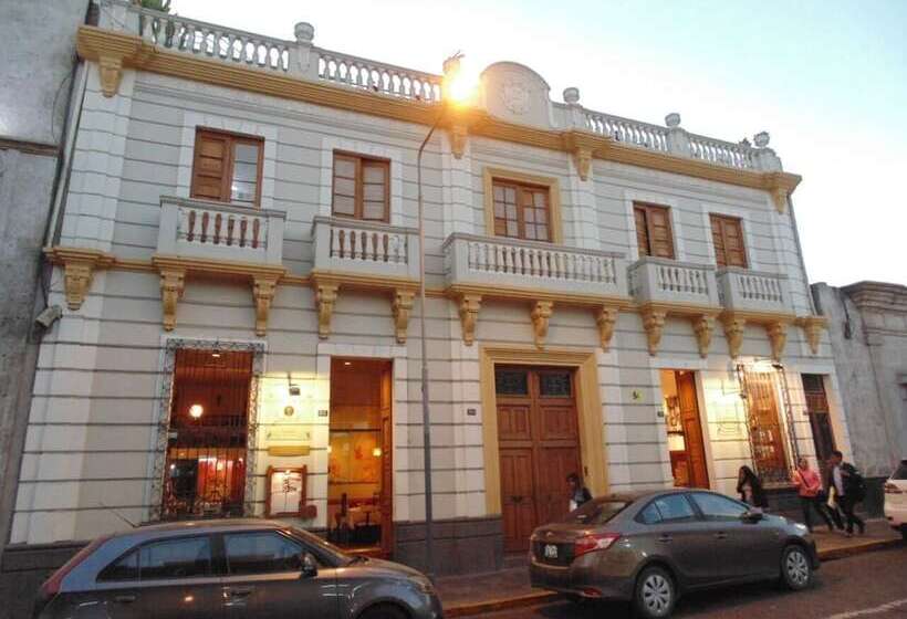 Отель Ariquepay