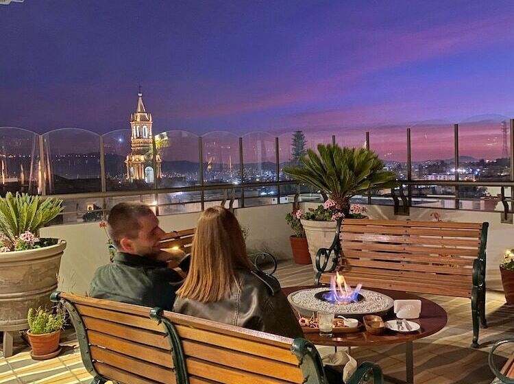 Отель Ariquepay