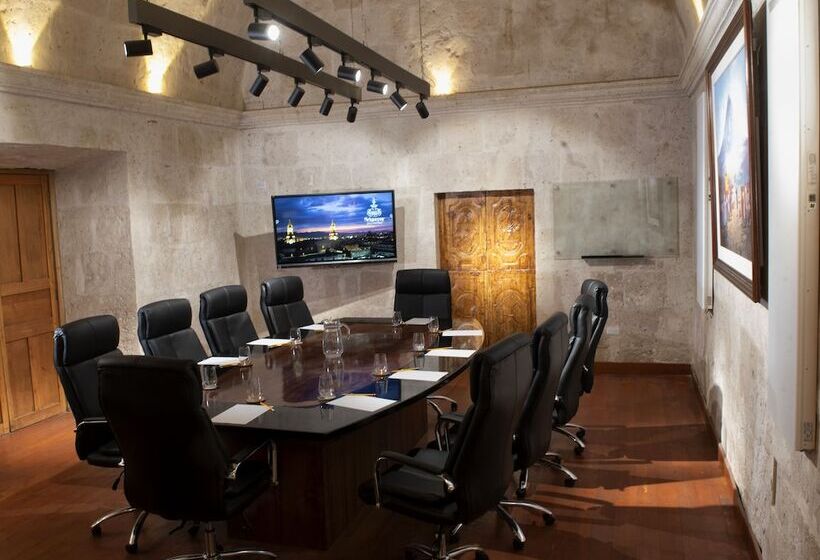 Отель Ariquepay