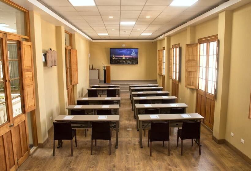 Отель Ariquepay