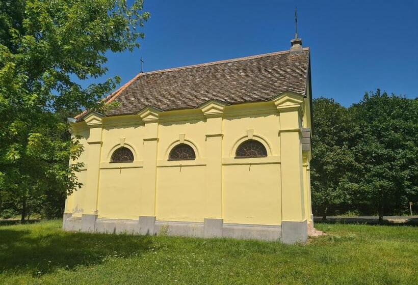 ホテル Eco Ribellium