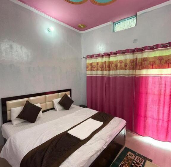 ホテル Himalayan View