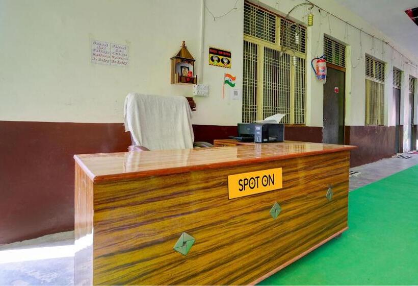 ホテル Spot On Relax Inn Residency