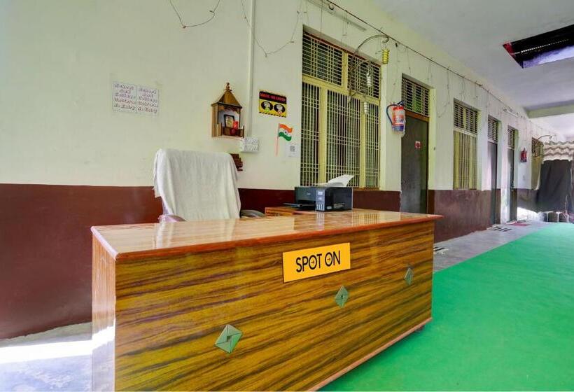 ホテル Spot On Relax Inn Residency