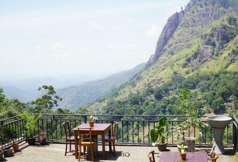 La Vista Hostel & Guesthouse