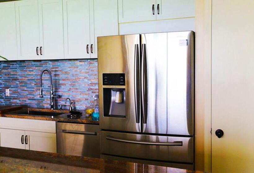 Luxurious, Upscale Condo With Spectacular Gulf View