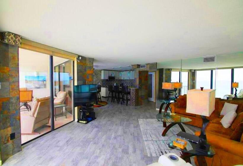 Luxurious, Upscale Condo With Spectacular Gulf View