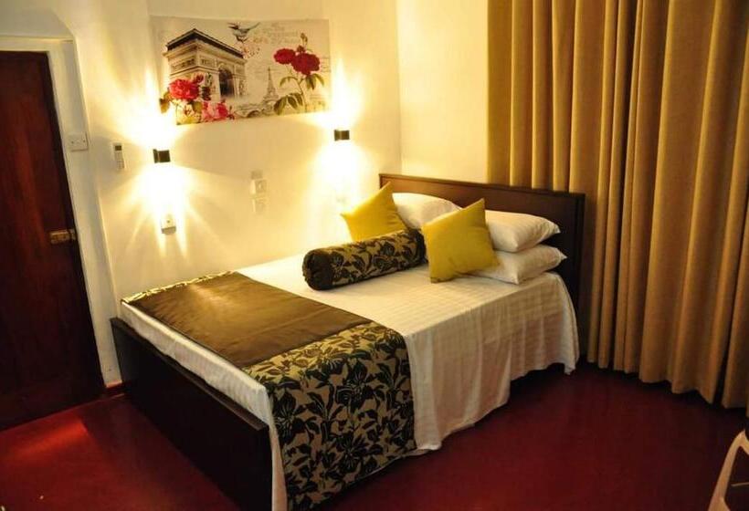 פנסיון Hikka Serendib