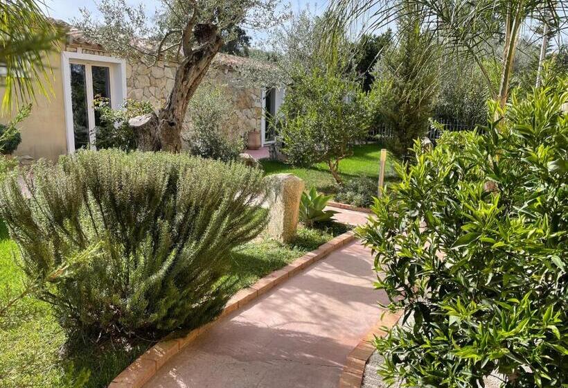 ペンション Vi Ja Villa Janas Cagliari Resort