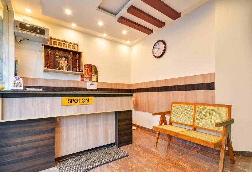 Spot On Hotel Anand Lodge