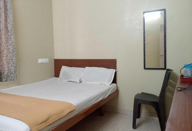 Spot On Hotel Anand Lodge