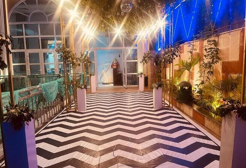 The Emerald Hotel & Siya Milan Banquets