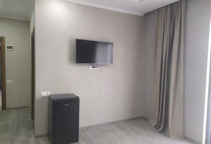 هاستل Alpede In Zestafoni