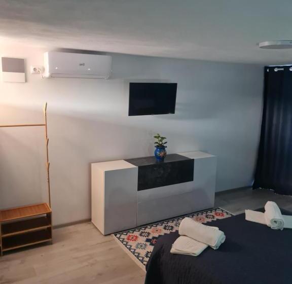 Bed and Breakfast Conacul Ancuței   Sweet Home