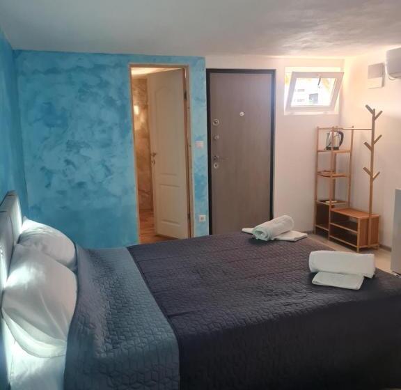 Bed and Breakfast Conacul Ancuței   Sweet Home