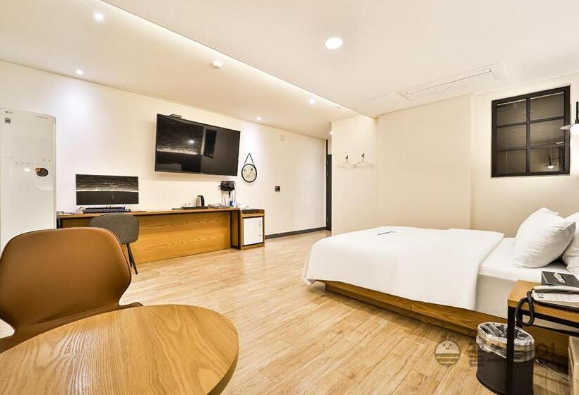 Browndot Hotel Guun