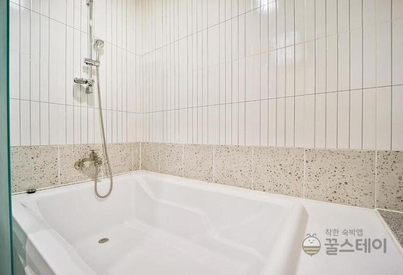 Browndot Hotel Guun