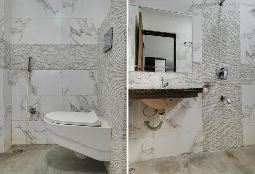 Santushti Hotel & Restaurant, Indore