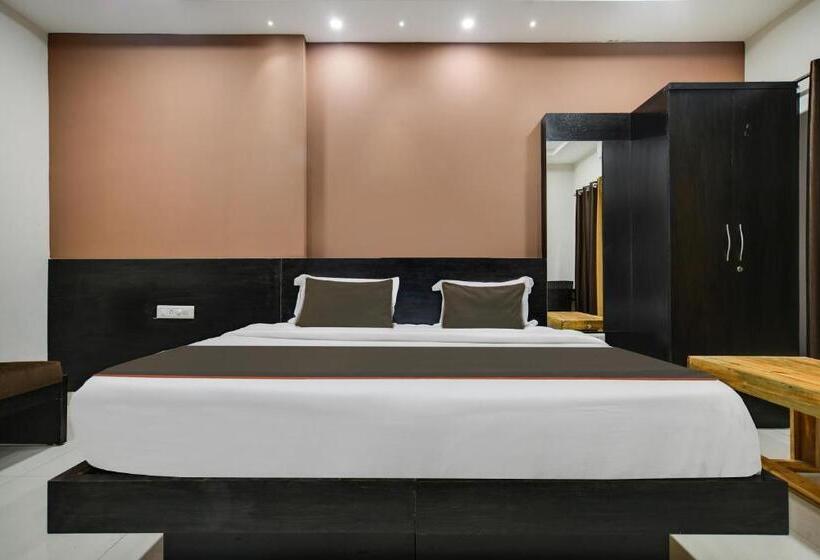 Santushti Hotel & Restaurant, Indore