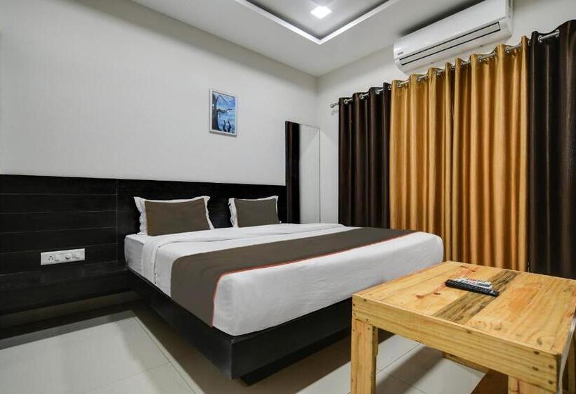 Santushti Hotel & Restaurant, Indore