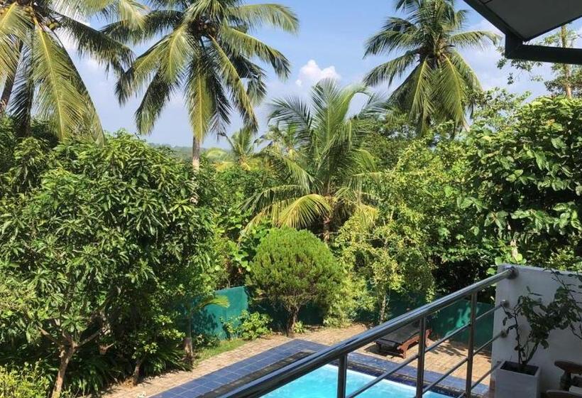 Отель Field Side Villa