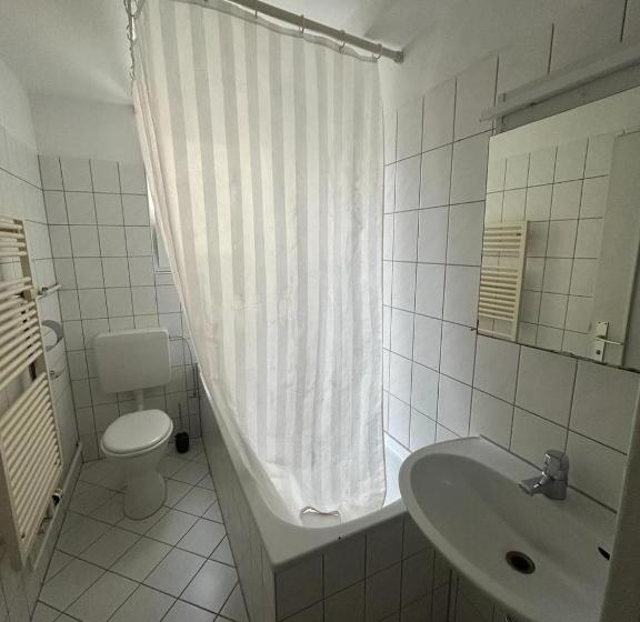 ホテル Hostel Bahnhof