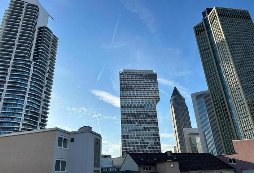 ホテル Hostel Bahnhof