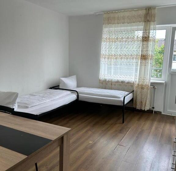 ホテル Hostel Bahnhof