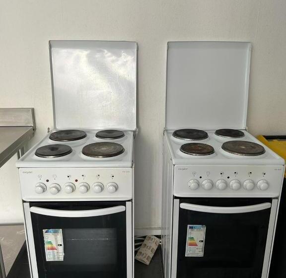 ホテル Hostel Bahnhof