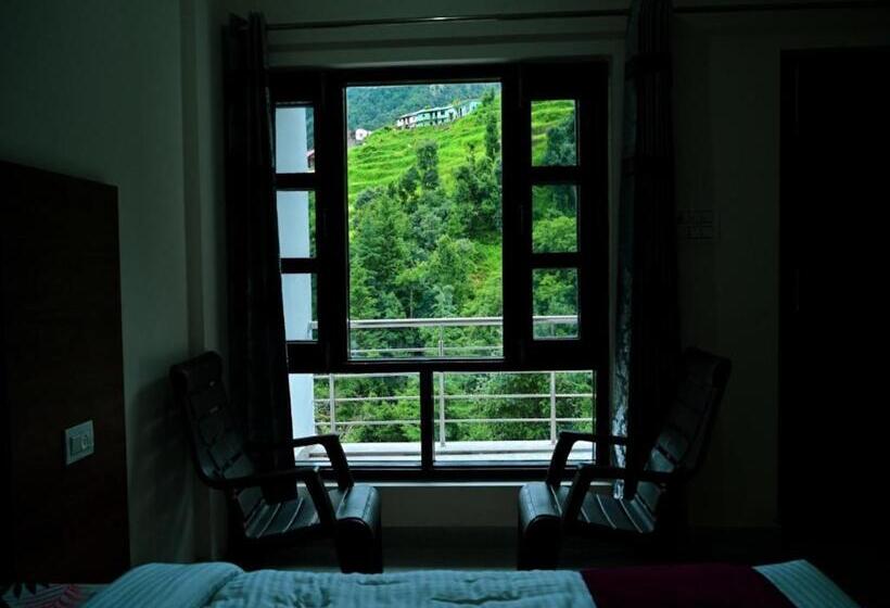 ホテル La Riqueza   Mussoorie   Dhanaulti Road   35 To 45 Mins Drive From Mussoorie