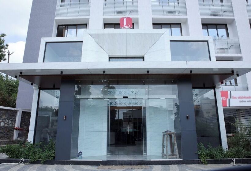 فندق Lords Eco Inn, Ambaji