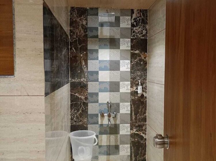 فندق Lords Eco Inn, Ambaji