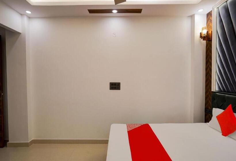 Hotel Oyo Flagship Charm Wood Exotica