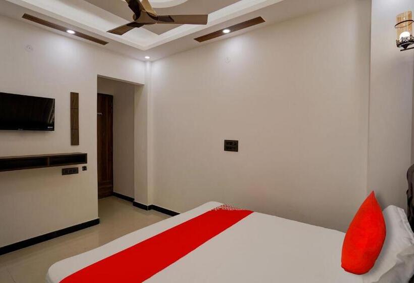 Hotel Oyo Flagship Charm Wood Exotica