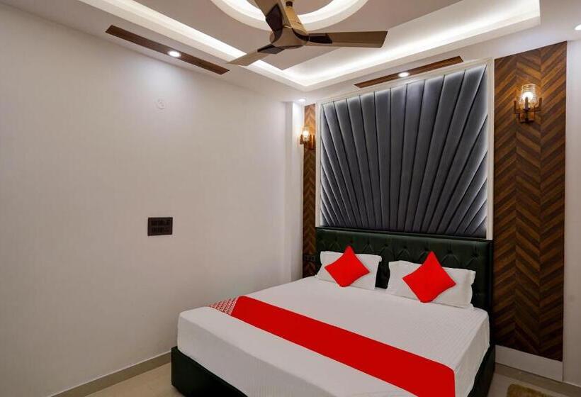 Hotel Oyo Flagship Charm Wood Exotica