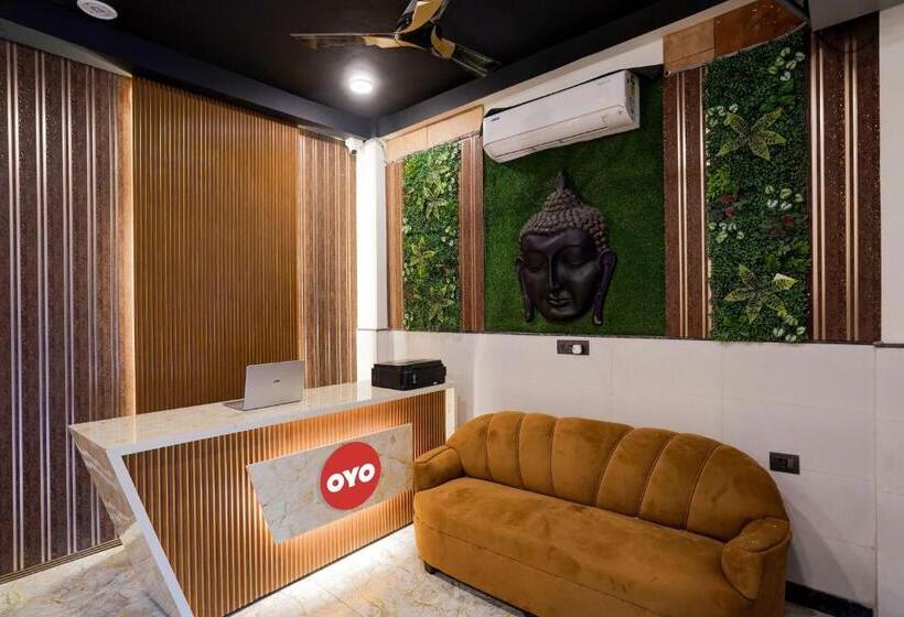 Hotel Oyo Flagship Charm Wood Exotica
