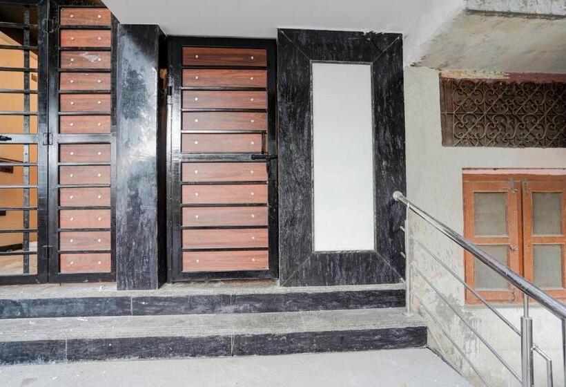 Hotel Oyo Flagship Charm Wood Exotica