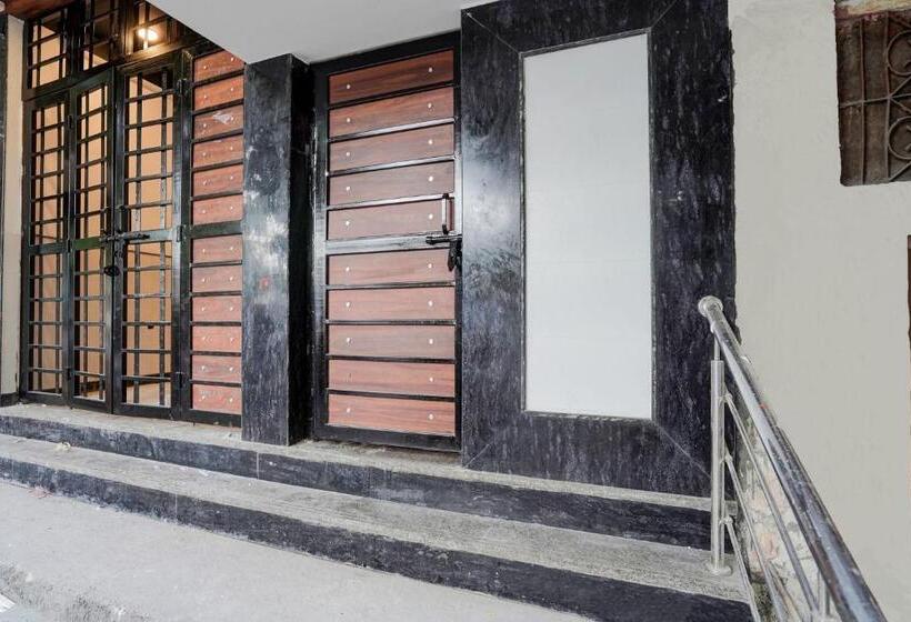 Hotel Oyo Flagship Charm Wood Exotica