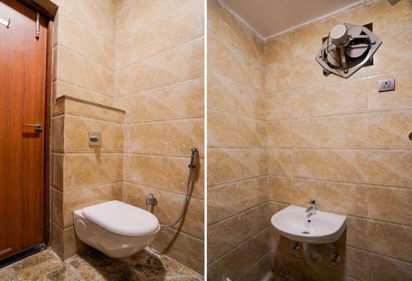 Hotel Oyo Flagship Charm Wood Exotica