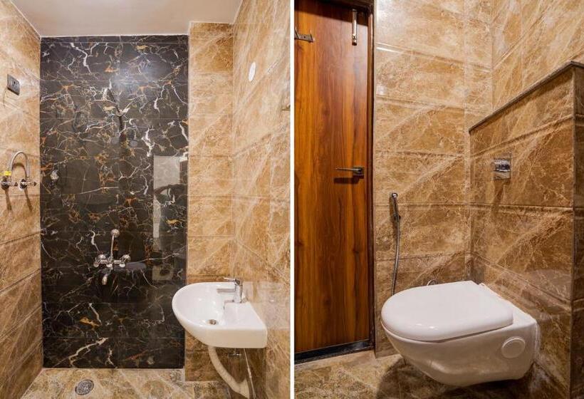 Hotel Oyo Flagship Charm Wood Exotica