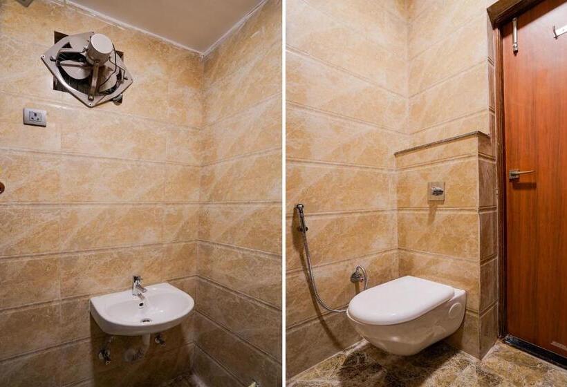 Hotel Oyo Flagship Charm Wood Exotica