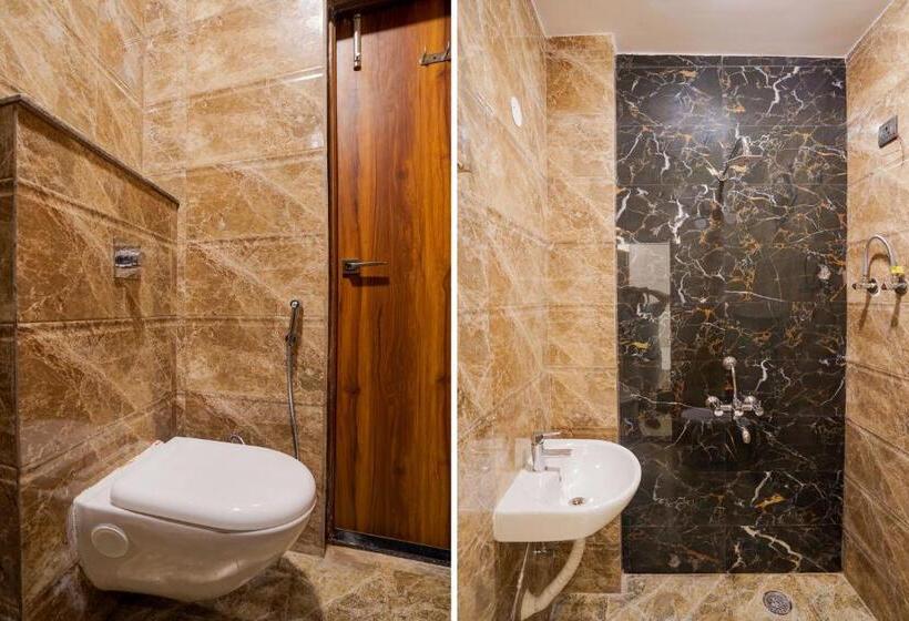 Hotel Oyo Flagship Charm Wood Exotica