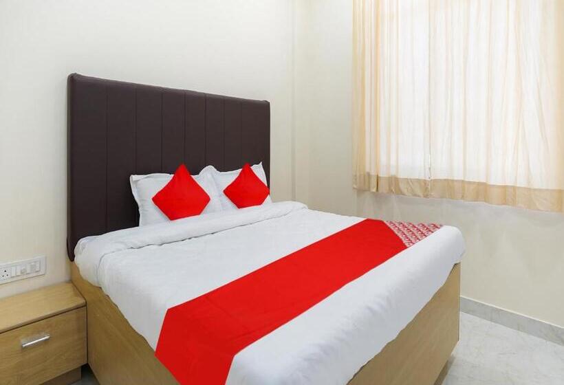 فندق Oyo Flagship Nirmala Palace