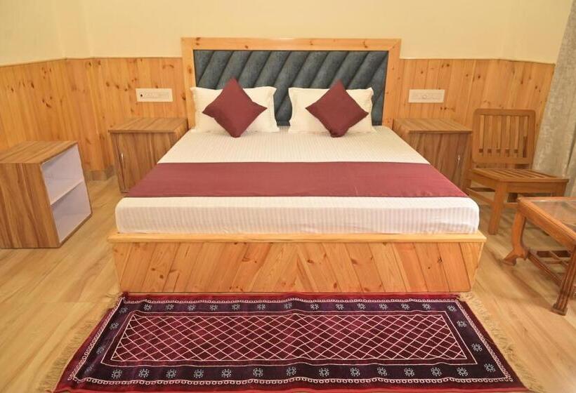 فندق Royal Galaxy Tirthan