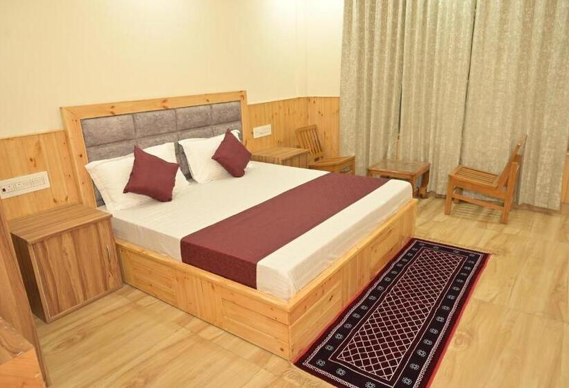 فندق Royal Galaxy Tirthan