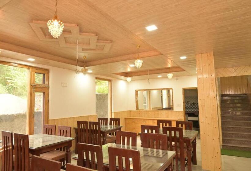 فندق Royal Galaxy Tirthan