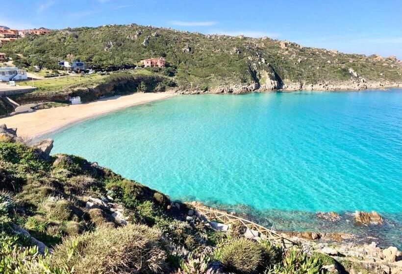 Isa Residence With Swimming Pool In Santa Teresa Di Gallura, Apartments With Air Conditioning And Pr